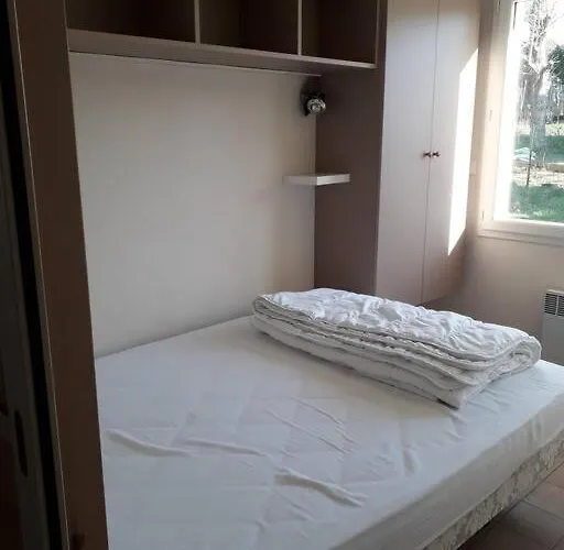 Maison Calme Proche - La Roseraie