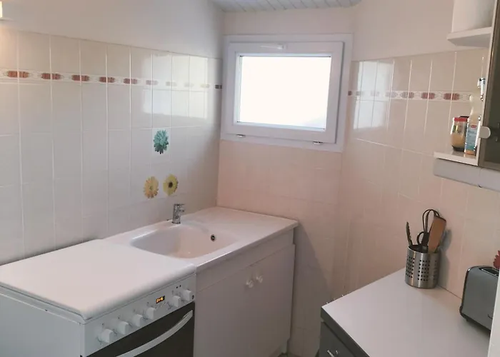 Dom wakacyjny Maison Calme Proche - La Roseraie